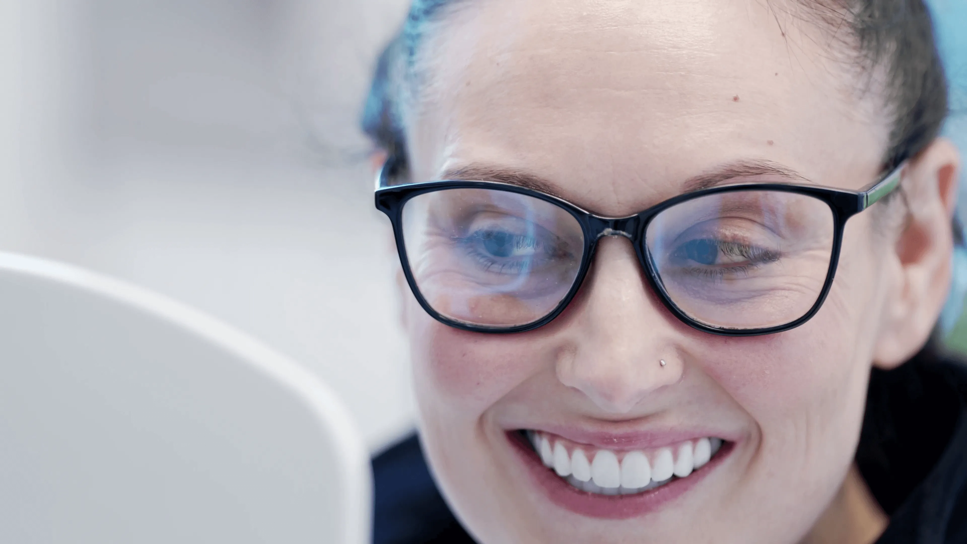 Thousands of Smileloc patients smiling after treatment